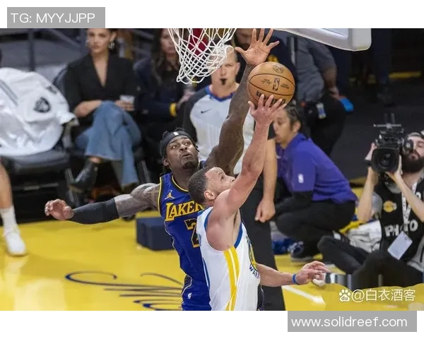 2013年湖人与篮网的对决回顾：经典时刻与球星表现的深度分析