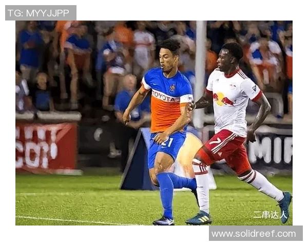 芝加哥火焰与辛辛那提的激烈对决展现足球魅力与团队精神 芝加哥火焰与辛辛那提的激烈对决展现足球魅力与团队精神