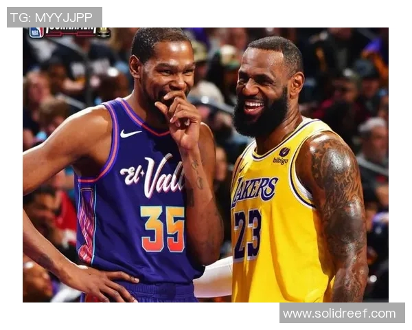 詹姆斯与杜兰特对决瞬间的精彩瞬间与篮球传奇的碰撞 詹姆斯与杜兰特对决瞬间的精彩瞬间与篮球传奇的碰撞