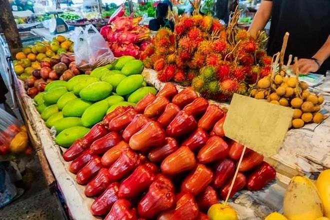 泰国大量水果腐烂因为摊上的一句中文中国游客：自己留着吧(图5)