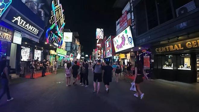泰国大量水果腐烂因为摊上的一句中文中国游客：自己留着吧(图8)