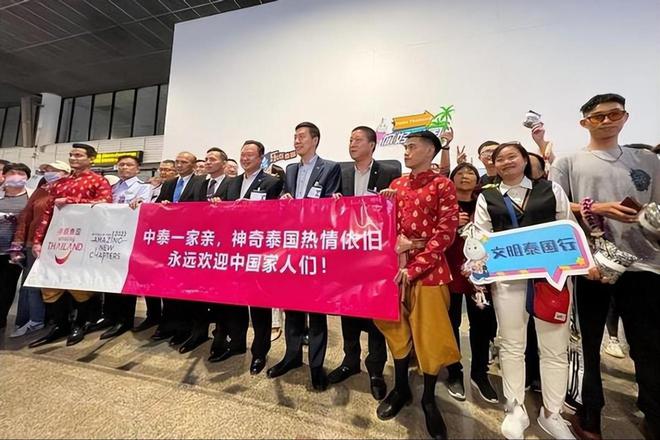 泰国大量水果腐烂因为摊上的一句中文中国游客：自己留着吧(图26)